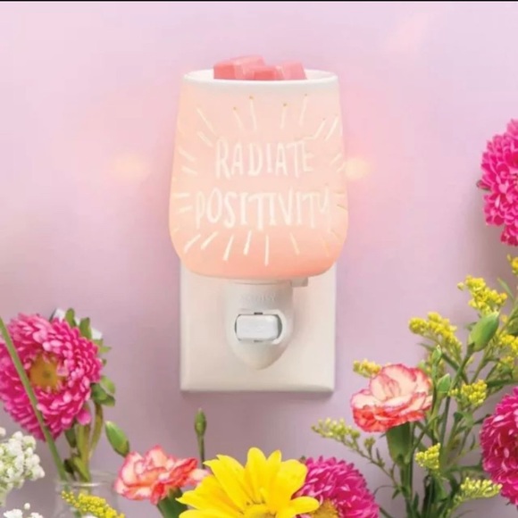 Radiate Positivity Scentsy Mini Warmer - Picture 2 of 2